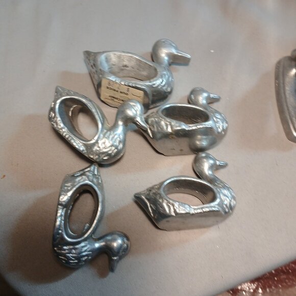 Mixed Lot of Pewter Napkin Rings Bunnys Rabbit Ducks Handle Vintage 14 Total - Picture 6 of 12